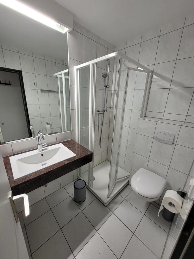 Guesthouse Wi Rooms Jülich Eksteriør billede